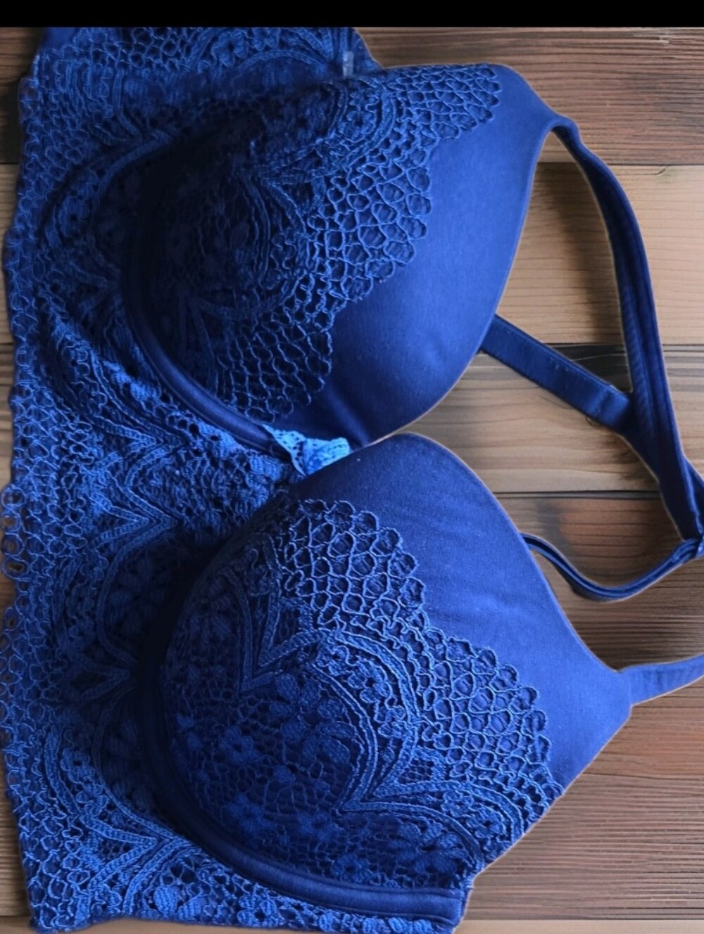 VICTORIA'S SECRET BODY BY VICTORIS LINED DEMI / DEMI-BUSTE DOUBLE UNDERWIRE BRA